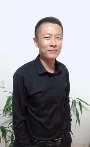 地huhi的第一张照片--平和征婚网