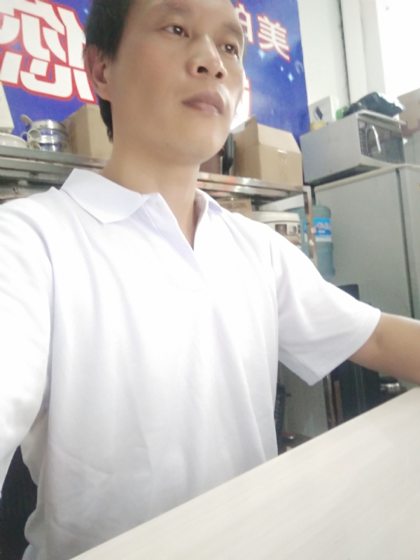深蓝色的海的第一张照片--平和征婚网