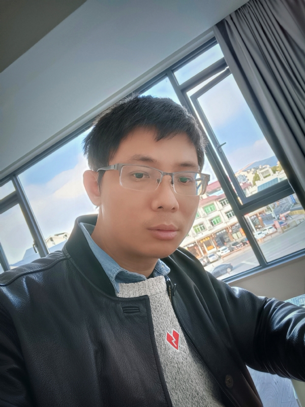 也许只是缺少一个拥抱的第二张照片--平和征婚网