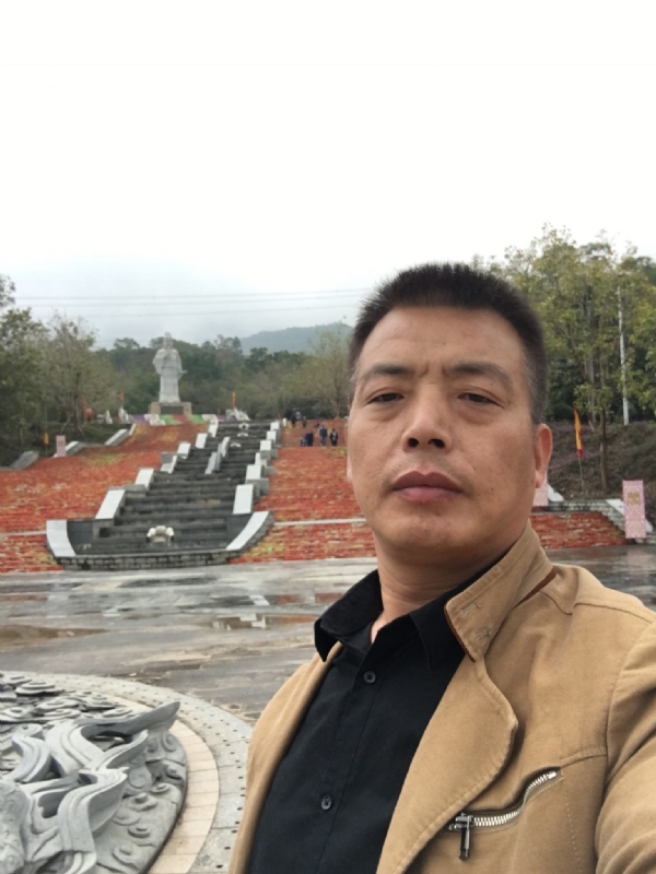 开心的松鼠的第二张照片--平和征婚网