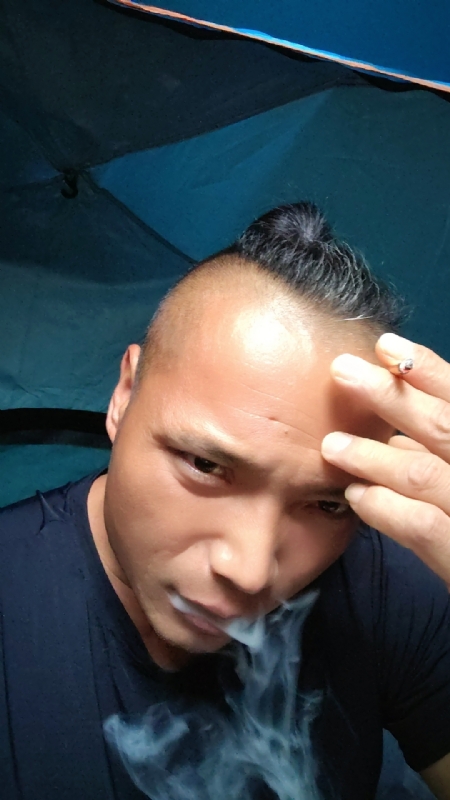 伯爵的第四张照片--平和征婚网