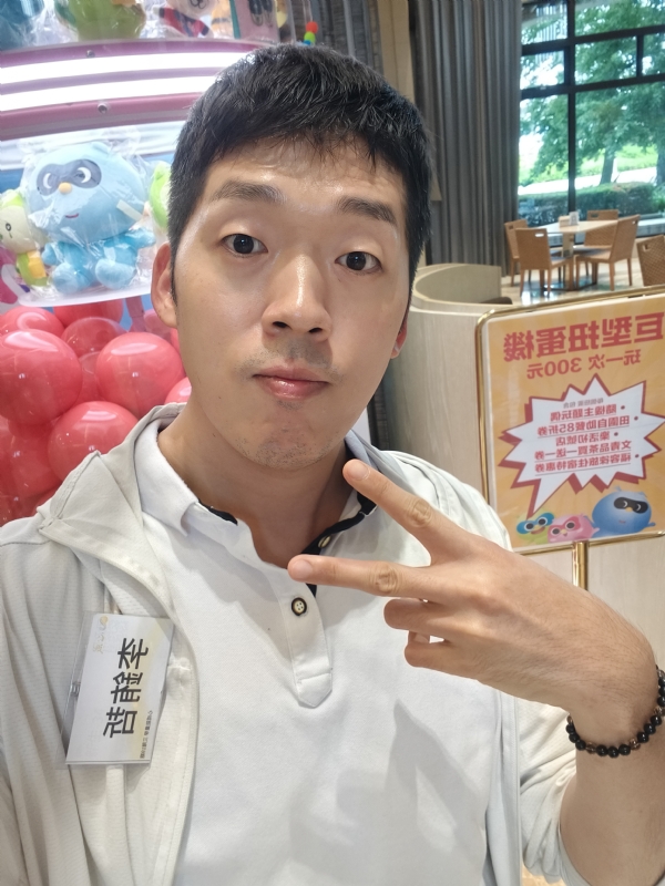 銪哲的第一张照片--平和征婚网